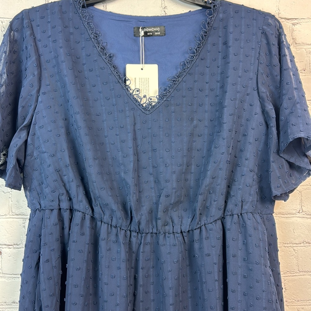 BloomChic Elegant Navy Blue V Neck Dot Dress Size Large - Picture 5 of 8